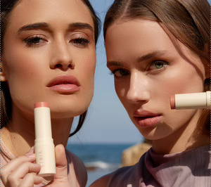 ‘Etnia Cosmetics’ ofrece naturalidad en el rostro con su gama sticks Esencia