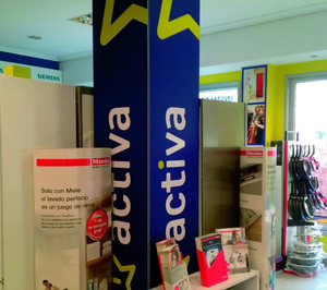 Las tiendas Activa se convierten en baristas con De’Longhi